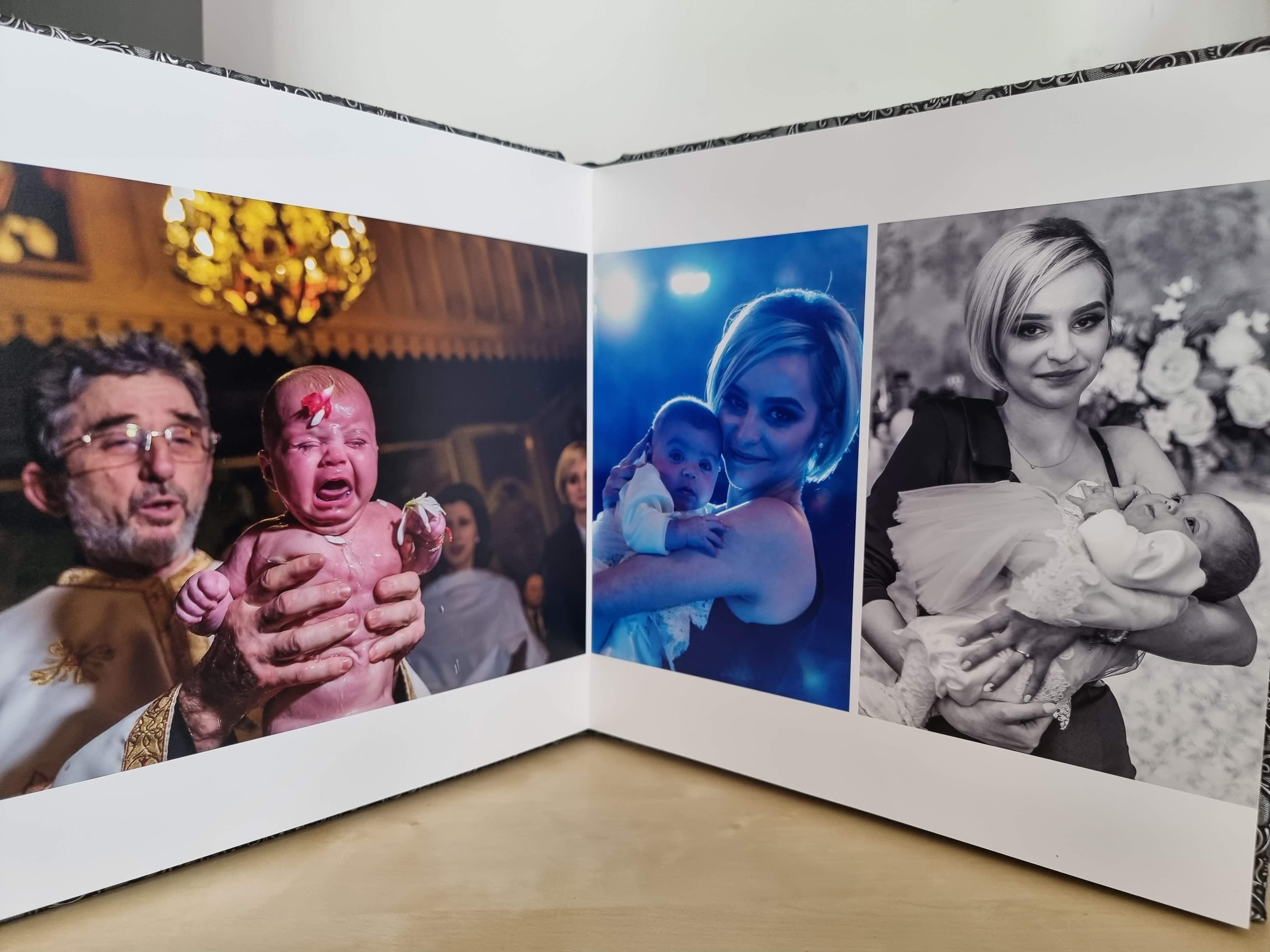 Photobook deschis lay-flat cu fotografii de botez