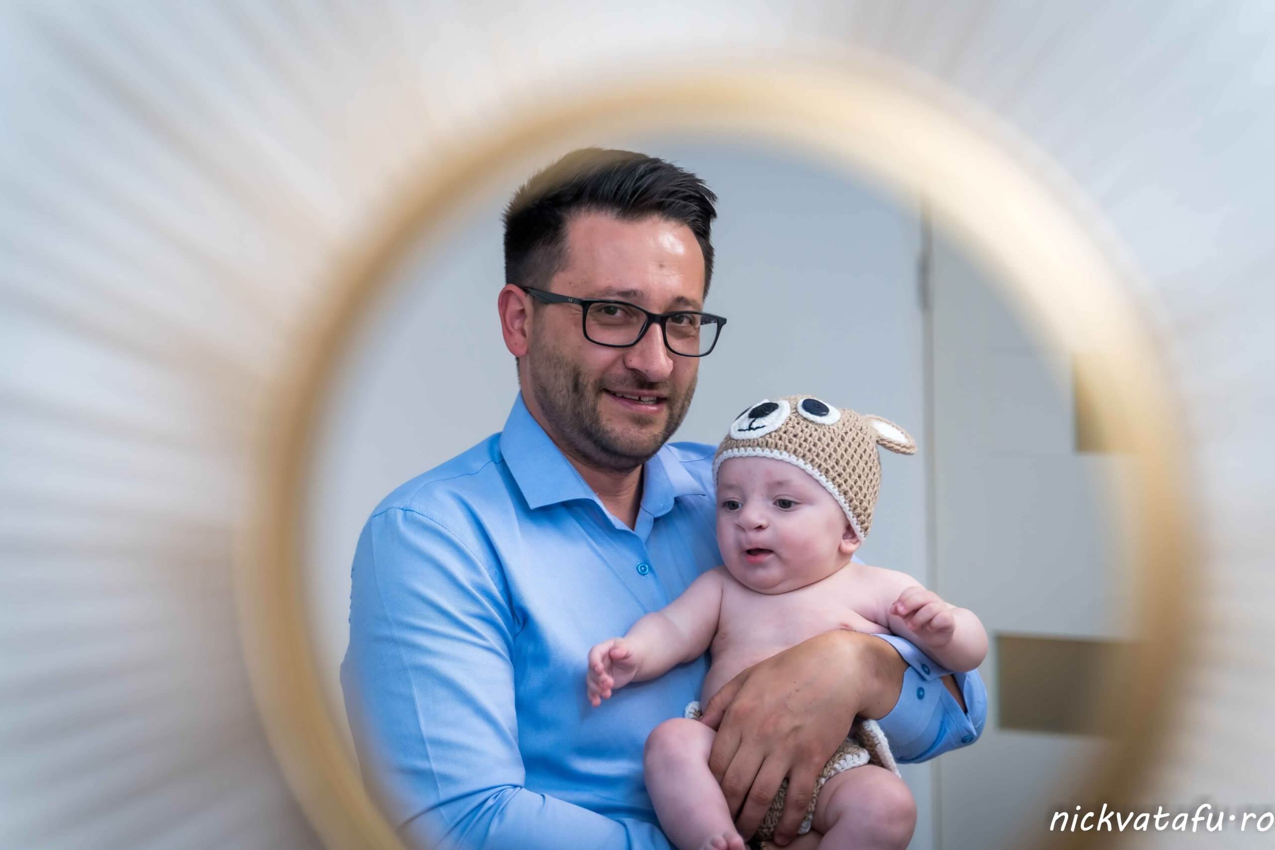 fotograf portret sedinta foto botez nou nascut costumase tricotate