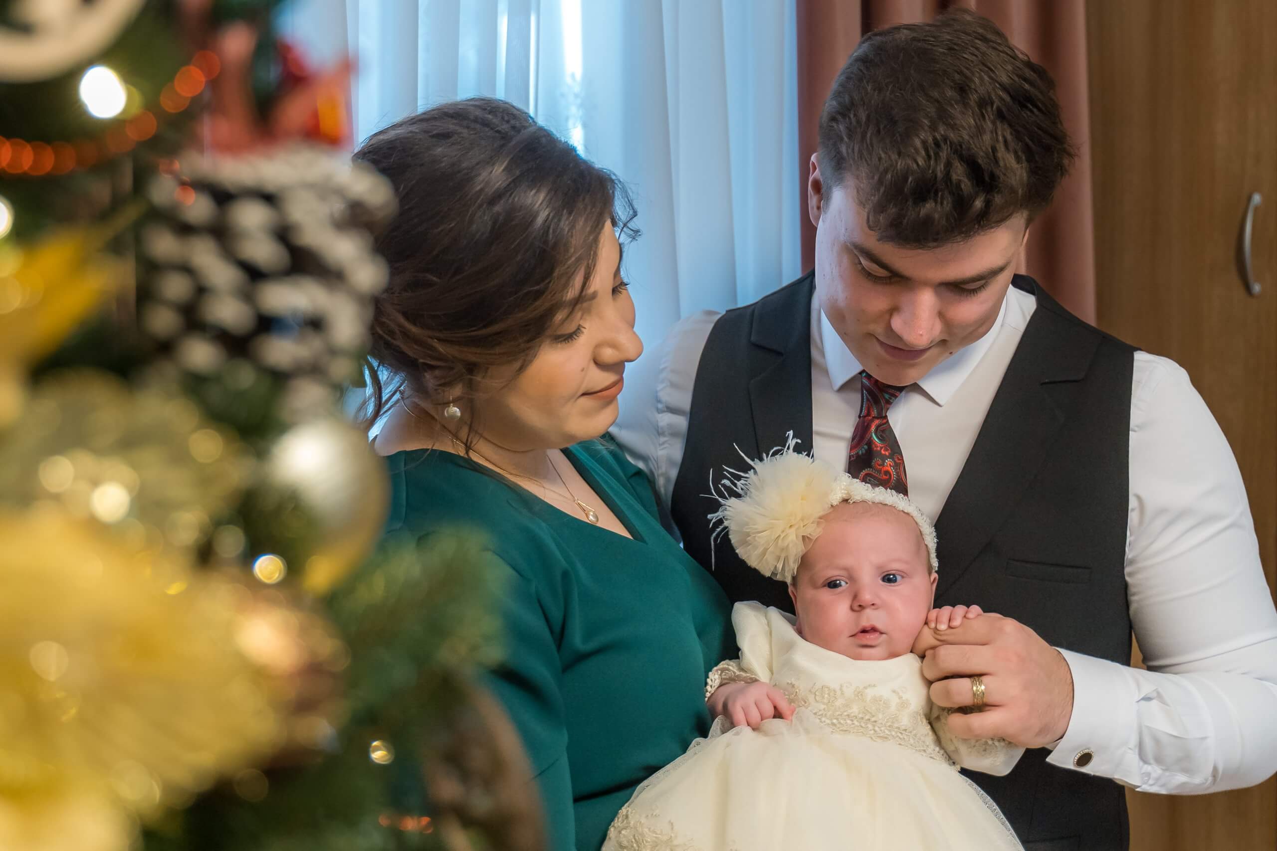 fotograf botez sedinta foto bebelus copil parinti acasa