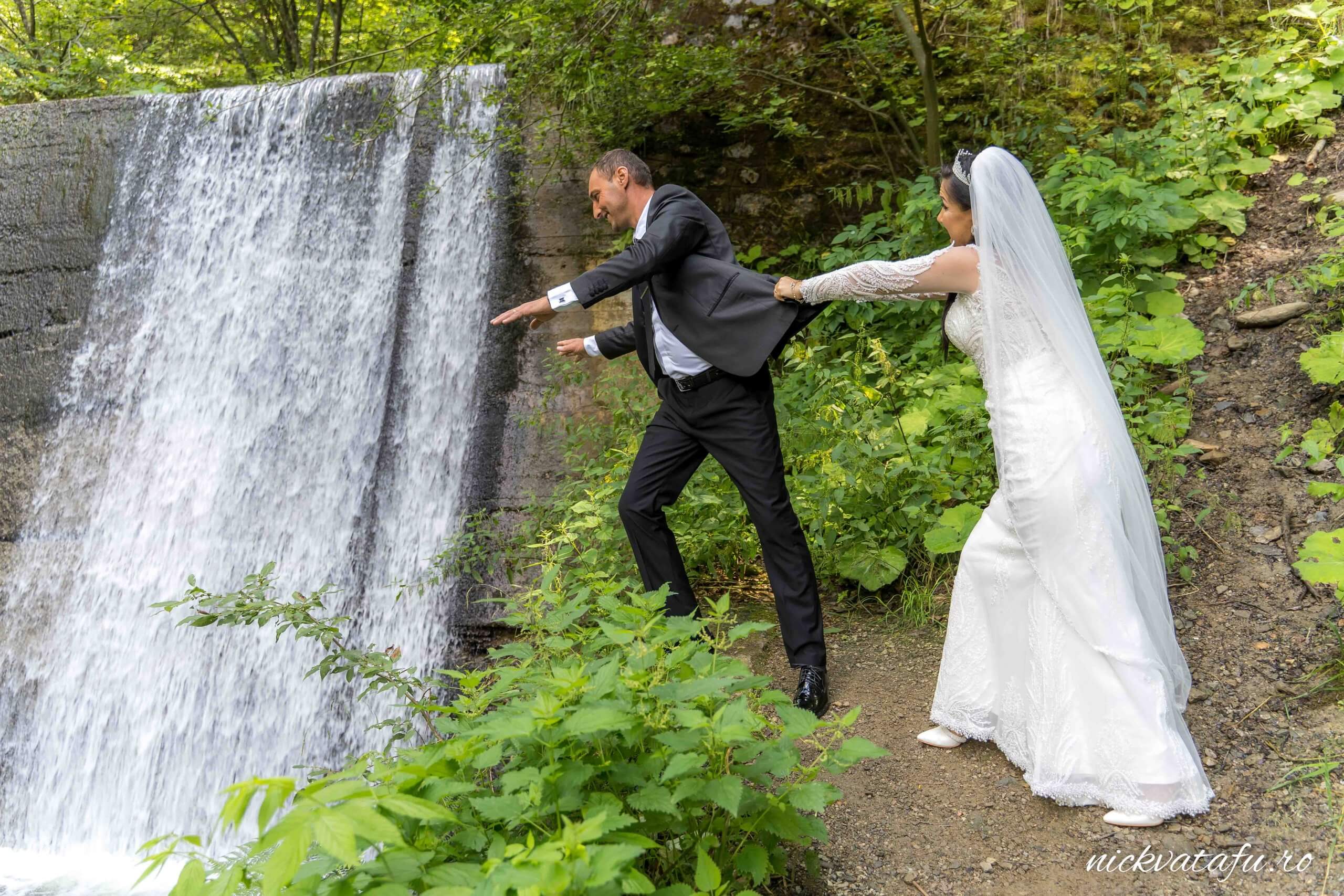 sedinta foto after wedding in natura vidraru cascada amuzanta